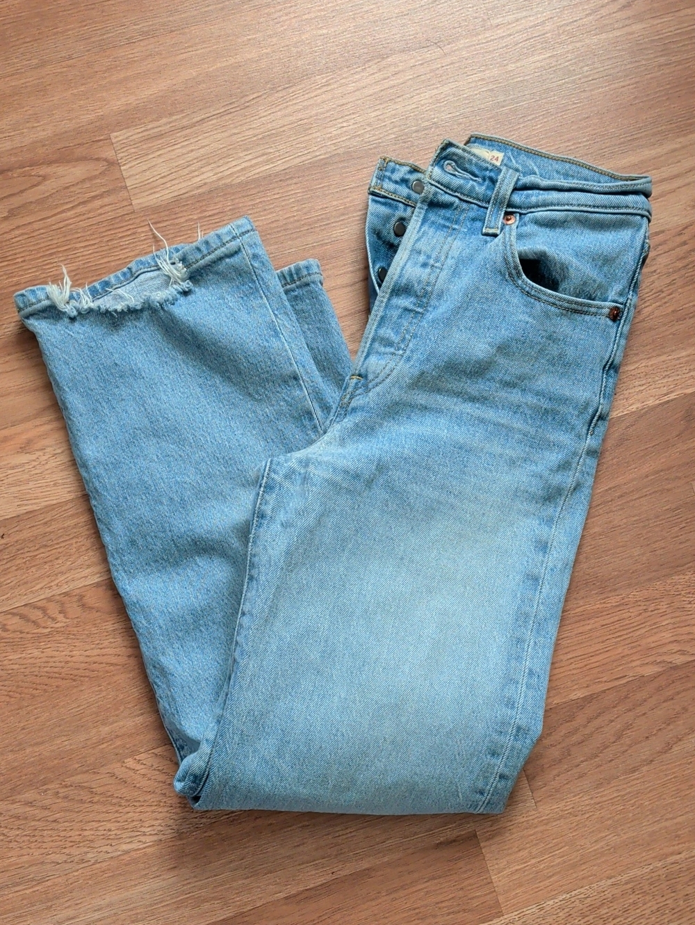 Levi's Women's Light Blue Classic Straight Jeans